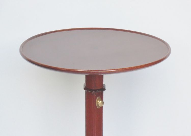 Light-bearing pedestal table, 18th century.