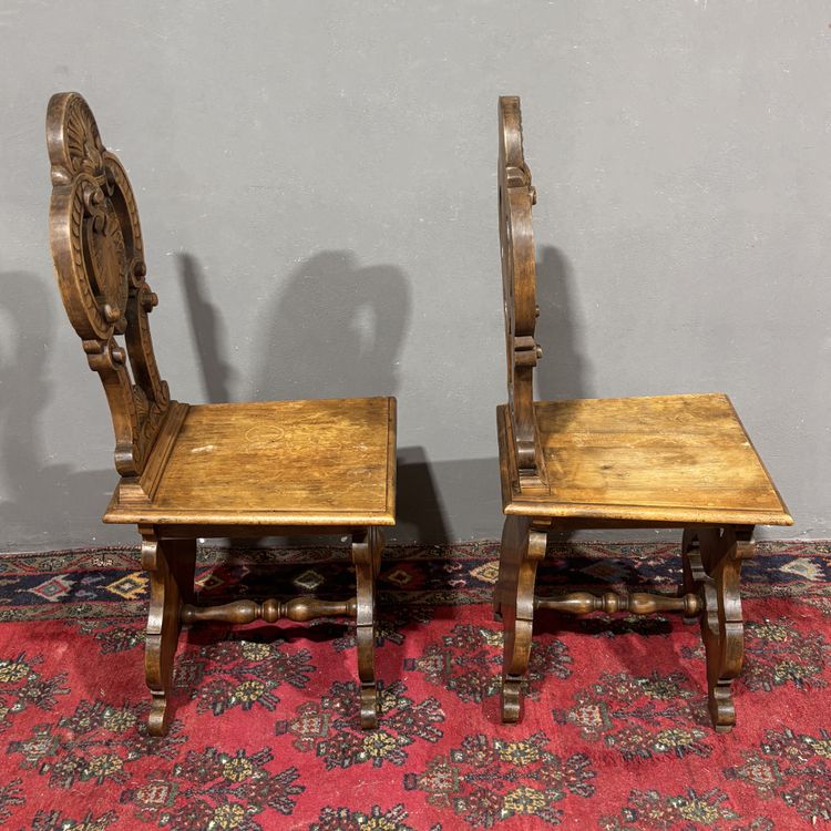Paire de tabourets Renaissance anciens