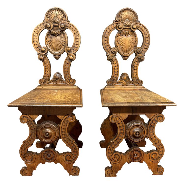 Paire de tabourets Renaissance anciens
