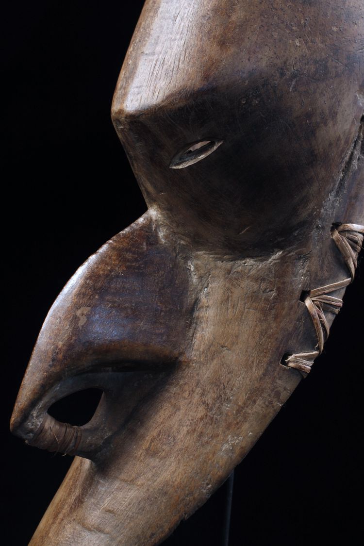 Brag mask, Oceanic art, tribal art, Papua New Guinea, Sculpture, primitive arts, 63 cm