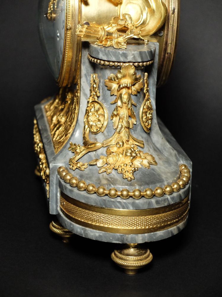 Louis XVI period clock "Love and Friendship"