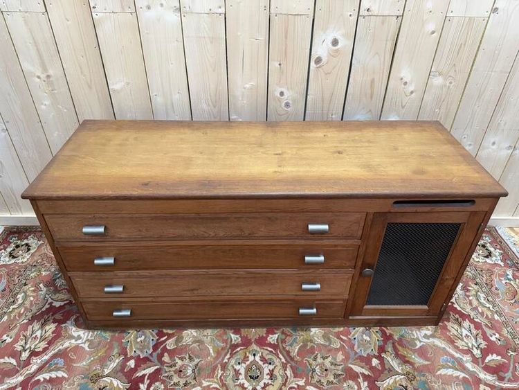Postboten-Handelsmöbel in einem Sideboard und einer Kommode aus massiver Eiche, 1950