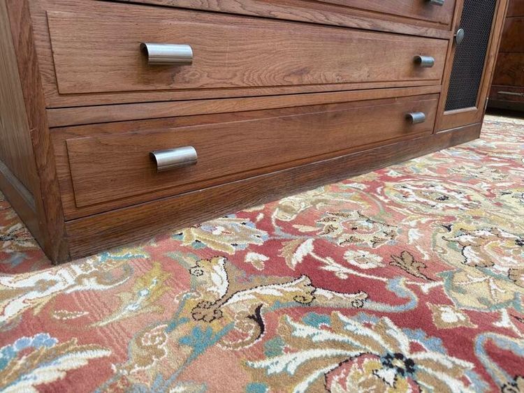 Postboten-Handelsmöbel in einem Sideboard und einer Kommode aus massiver Eiche, 1950