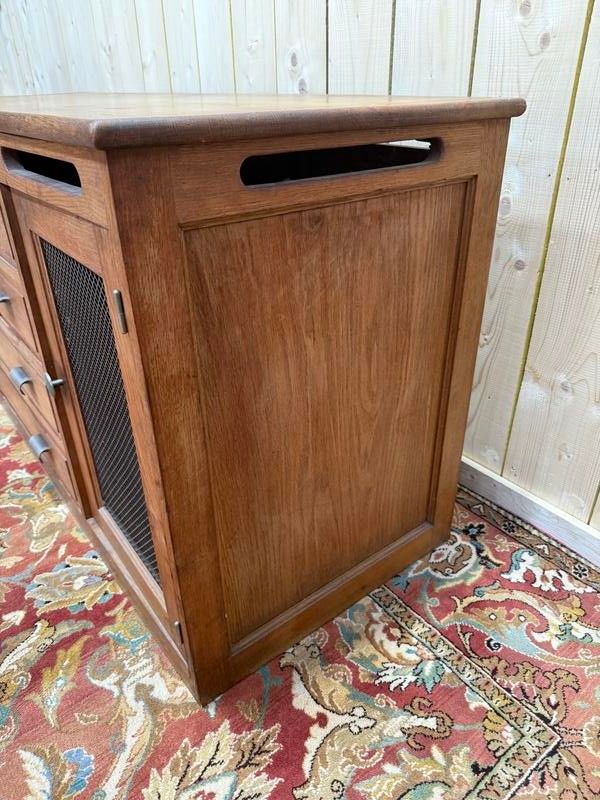 Postboten-Handelsmöbel in einem Sideboard und einer Kommode aus massiver Eiche, 1950