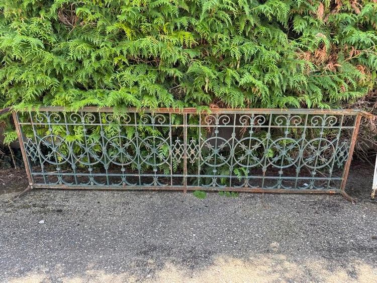 Rambarde -l/ Garde-corps en fer forgé de balcon ancien 