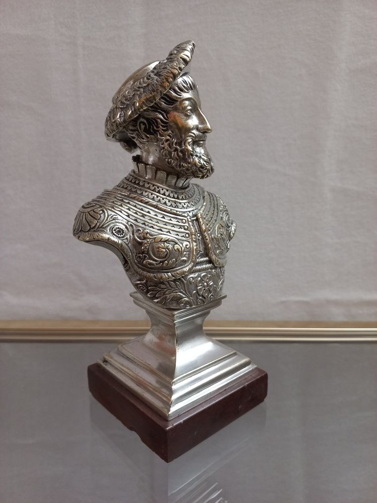 Busto del XIX secolo in bronzo argentato e marmo rosso