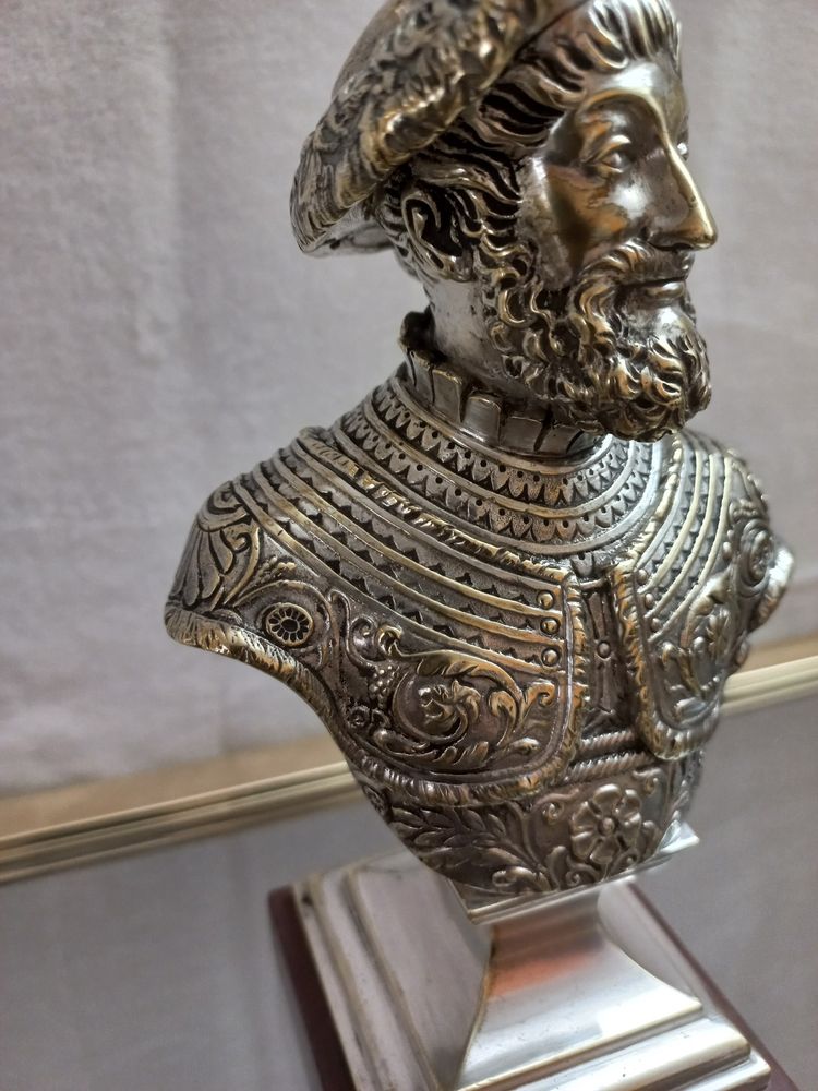 Busto del XIX secolo in bronzo argentato e marmo rosso