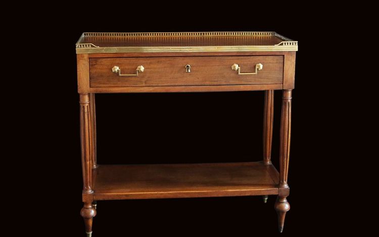 Console Louis XVI, walnut, XVIIIth century