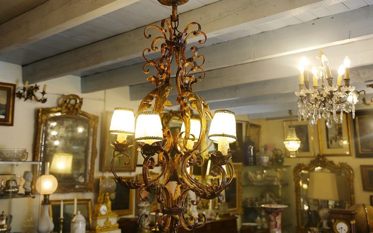 Lampadario a gabbia in ferro battuto