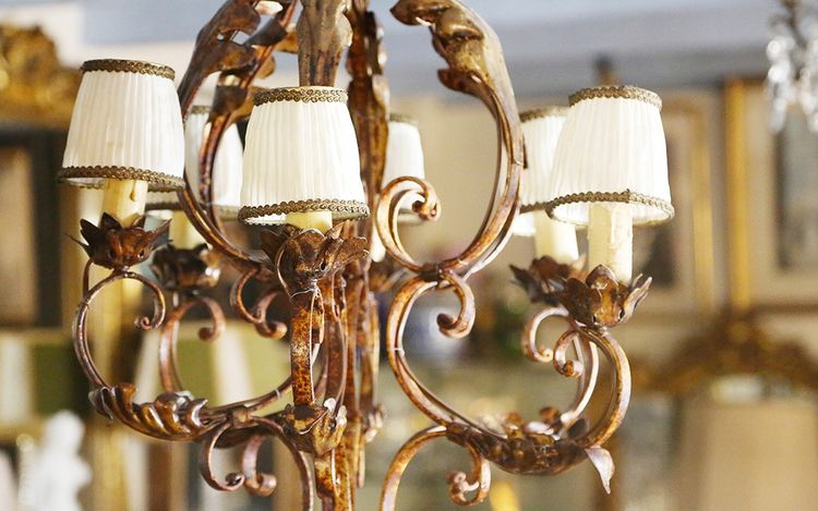 Lampadario a gabbia in ferro battuto