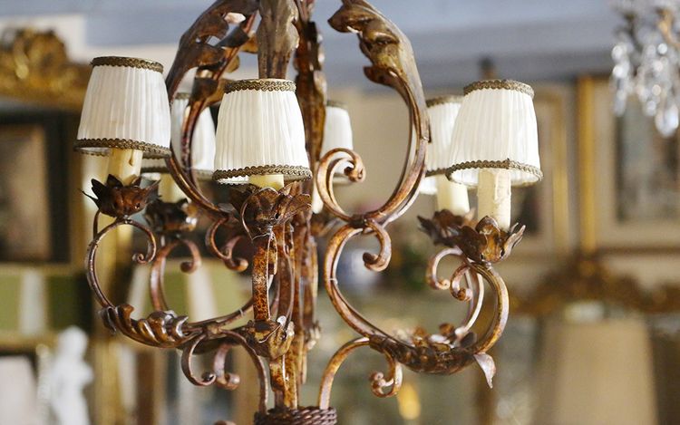 Lampadario a gabbia in ferro battuto