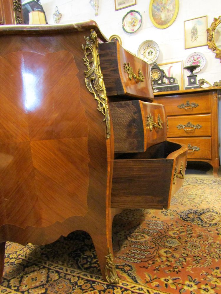 Commode Louis XV - Estampillée Chardonnay
