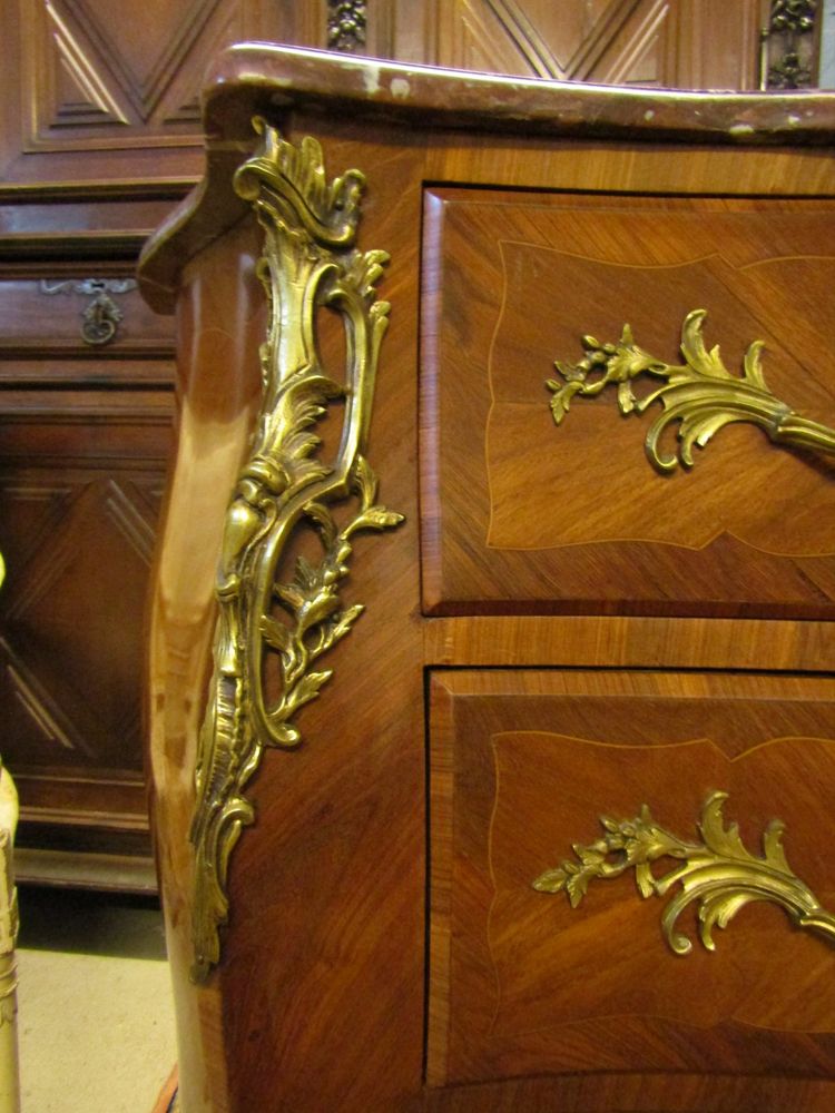 Commode Louis XV - Estampillée Chardonnay