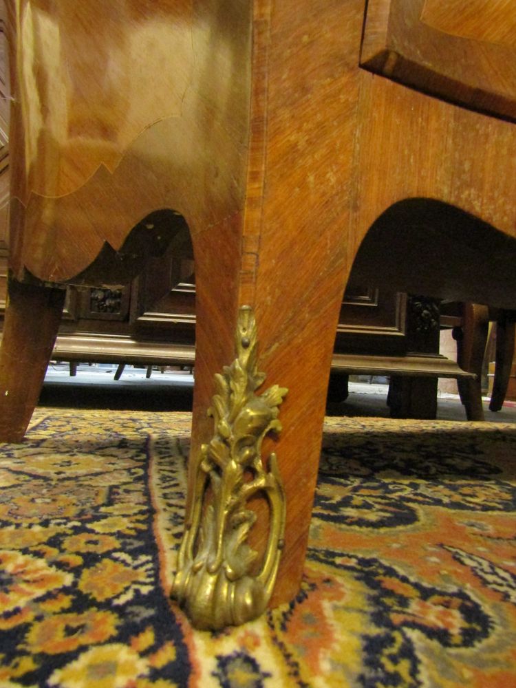 Commode Louis XV - Estampillée Chardonnay