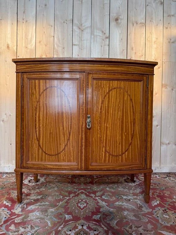 Buffet con pressa in stile inglese