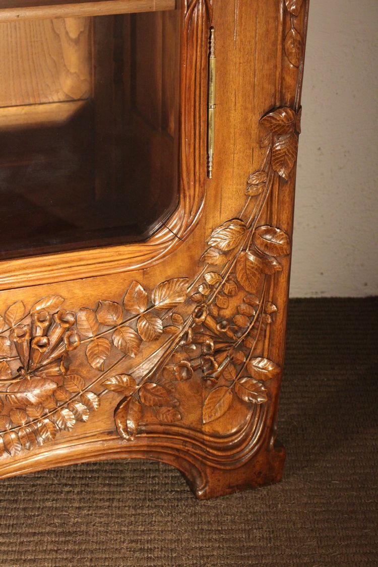 Exceptional Art Nouveau window display