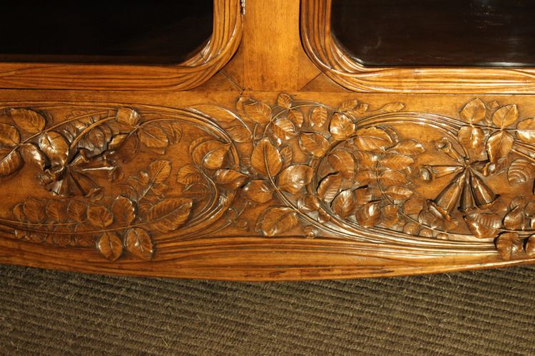 Exceptional Art Nouveau window display