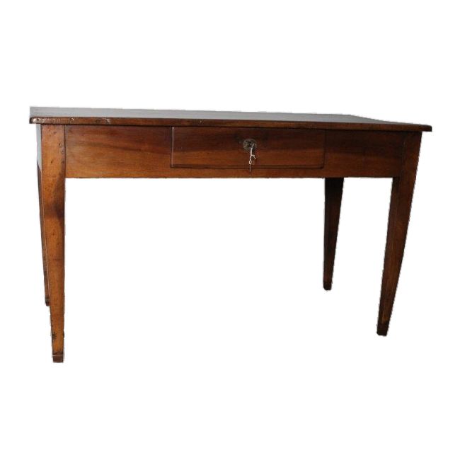 Antique Louis XVI walnut writing table, late 18th century, restored. Dimensions: 136 x 64 cm. Height: 79 cm.