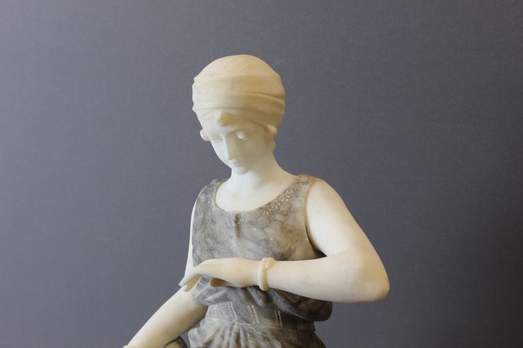 Scultura in alabastro, Donna con turbante di Corrini