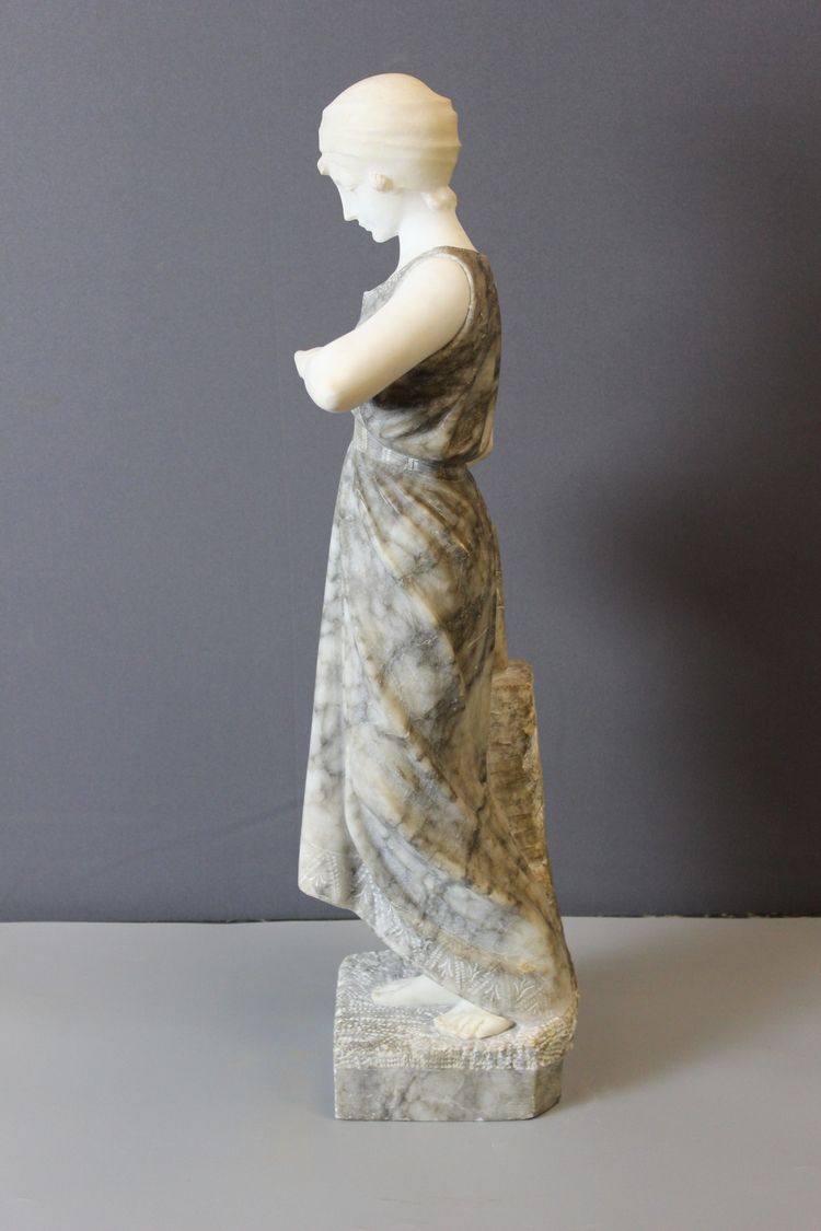 Scultura in alabastro, Donna con turbante di Corrini