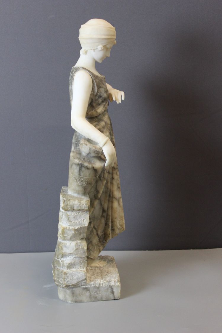 Scultura in alabastro, Donna con turbante di Corrini
