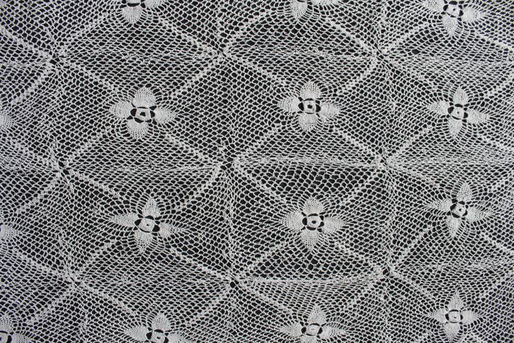 Pair of handmade lace curtains with floral decoration d: 250 x 55 cm each
