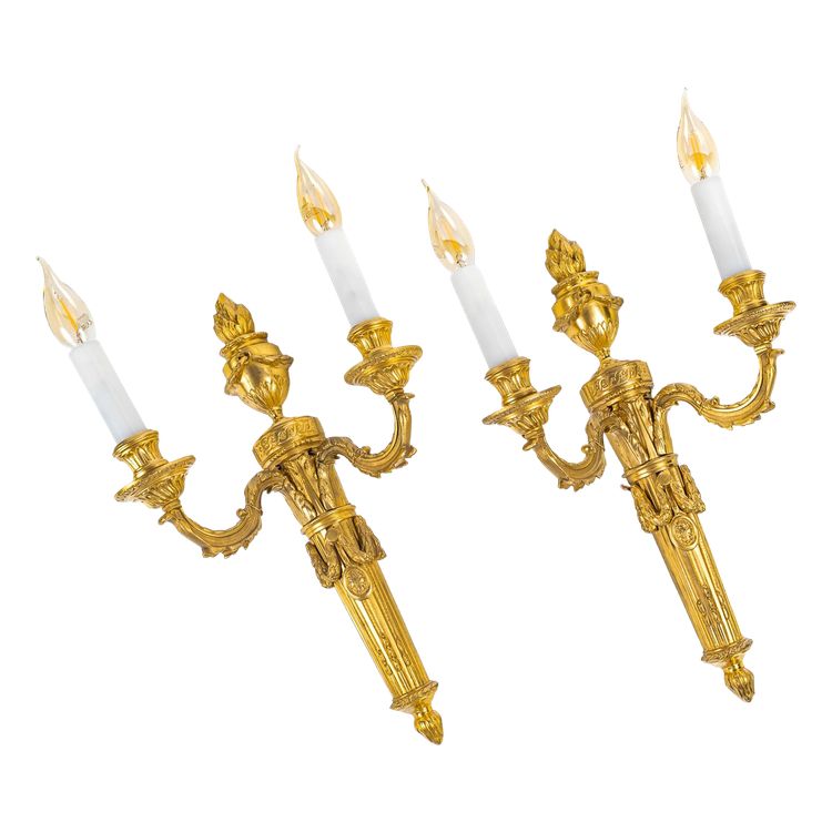 Paire d’Appliques en Bronze Ciselé à Deux Bras de Lumières de style Louis XVI vers 1850