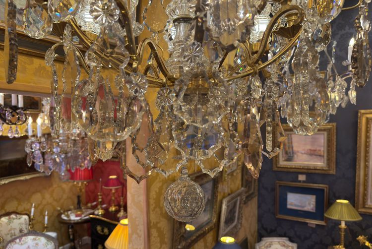 Signed Baccarat - Louis XV Style Chandelier in Gilt Bronze and Cut Crystal, circa 1880-1890