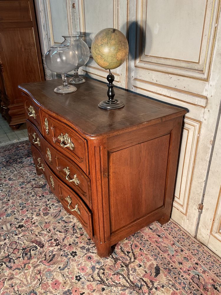 Commode parisienne 18 eme en chêne 