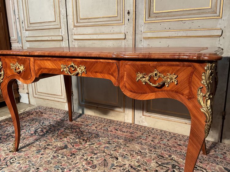 Scrivania piatta in palissandro e bellissimi bronzi