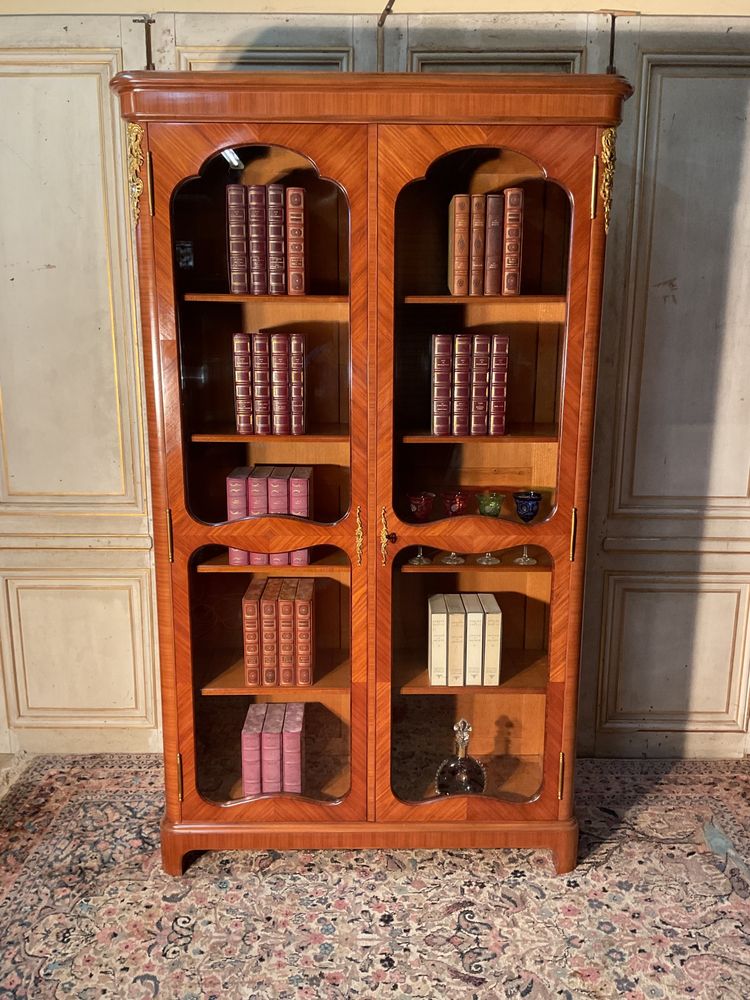Libreria in palissandro parigino