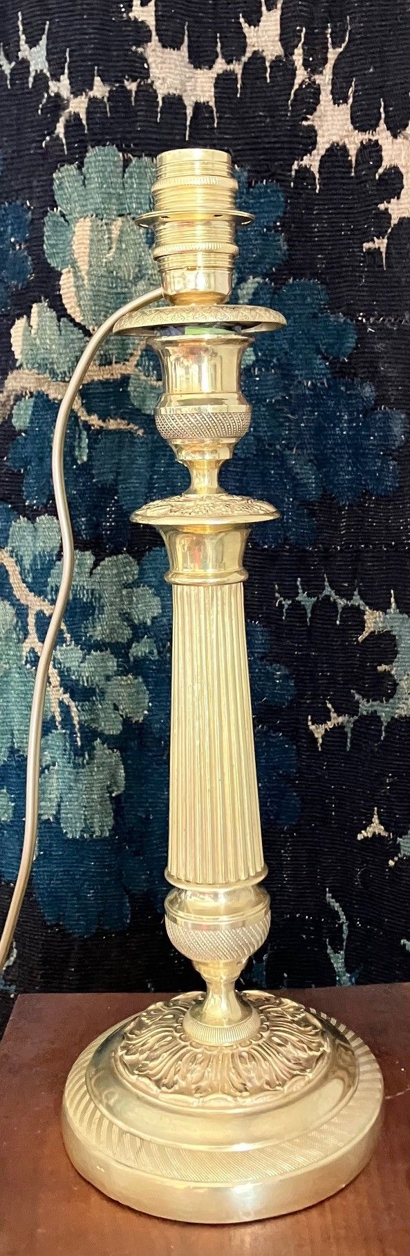 Beautiful antique gilt bronze lamp from the Empire-Restoration period circa 1815/1820