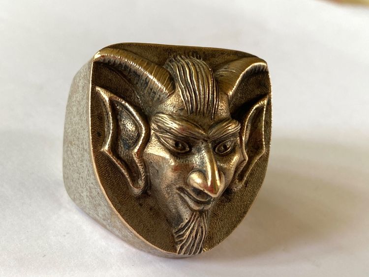 Satanischer Herrenring. Versilberte Bronze aus dem 19. Jahrhundert. 1874. Teufel. Esoterisch.