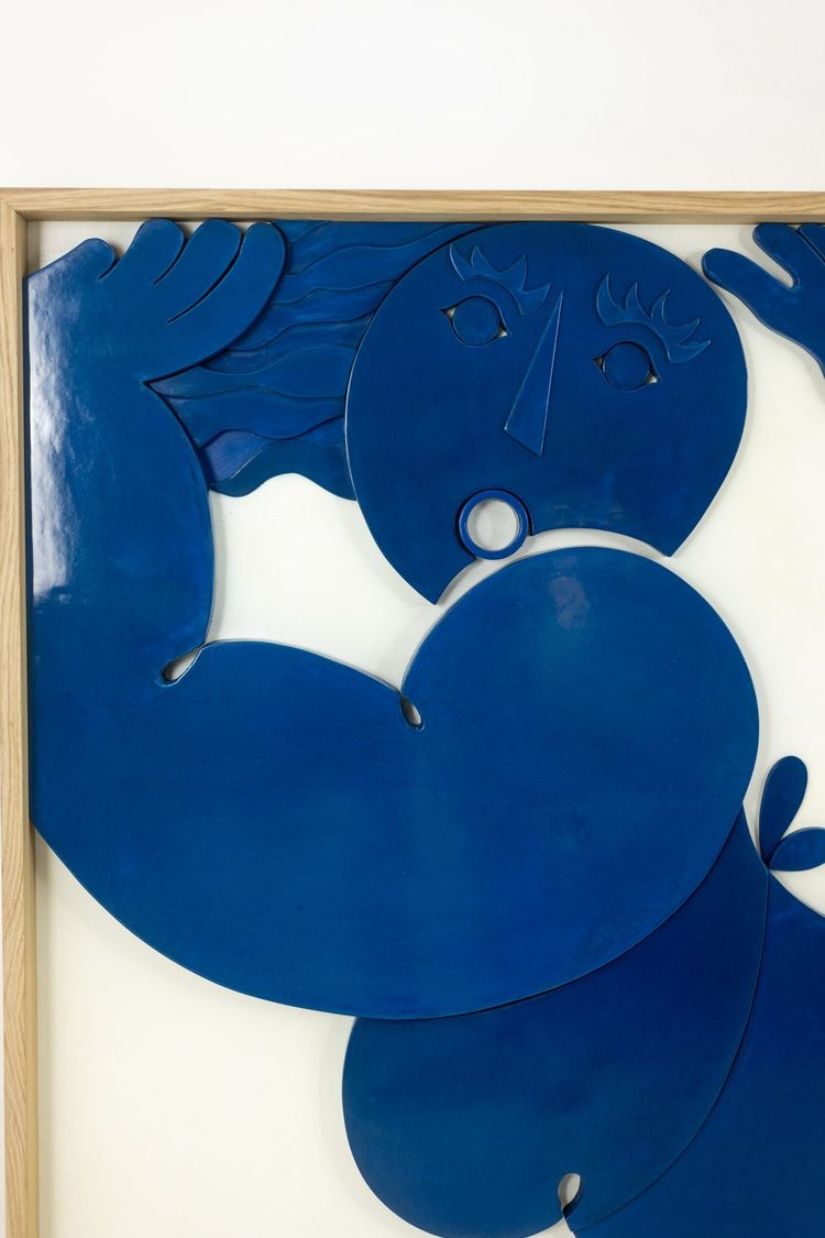 Bas-relief panel entitled "I swim in happiness". Contemporary. LS64453009P