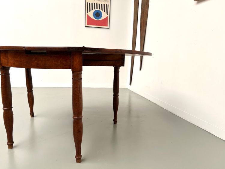 Table demi-lune en noyer massif, circa 1900