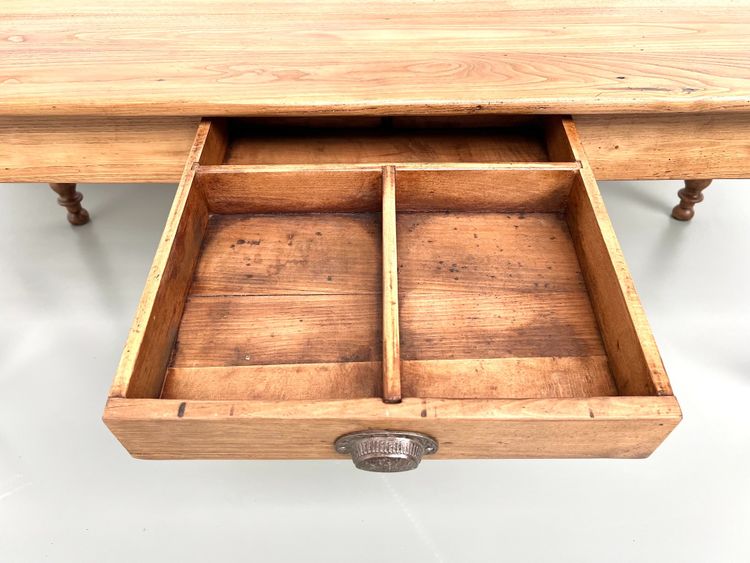 Table de ferme en noyer blond – circa 1900