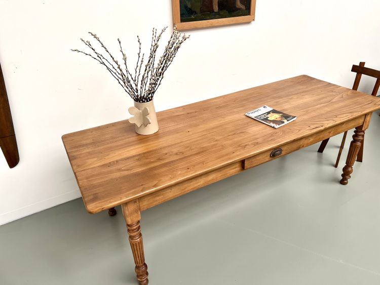 Table de ferme en noyer blond – circa 1900