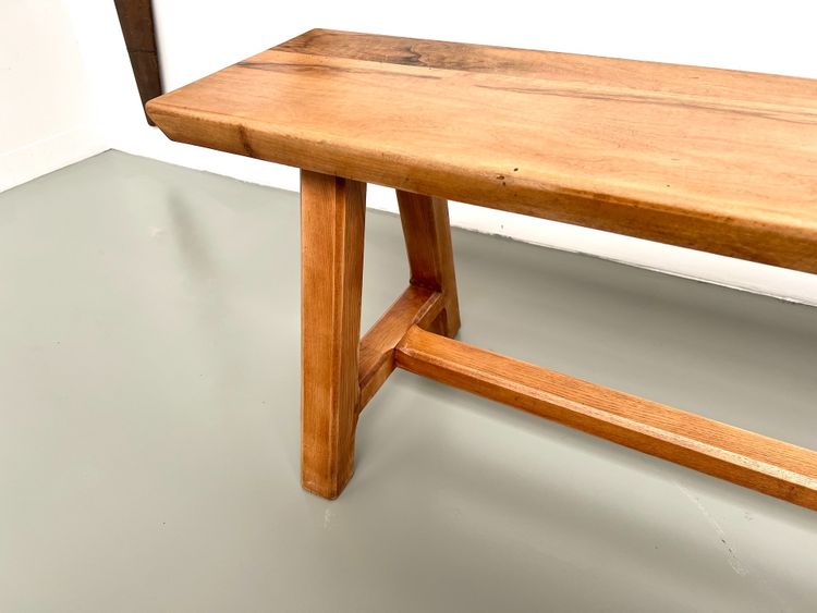 Petit banc en noyer, années 70