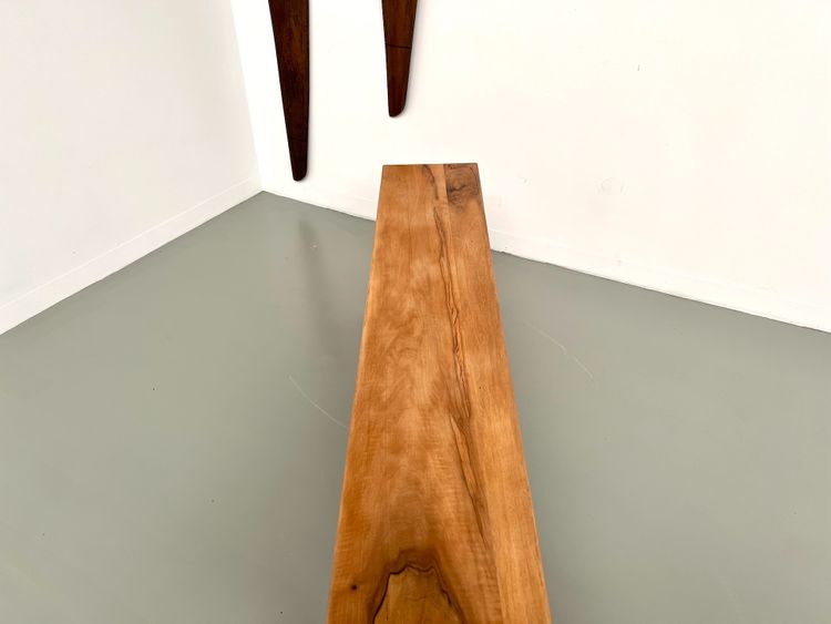 Petit banc en noyer, années 70