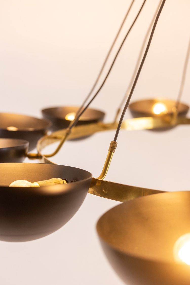 Lampadario o lampada a sospensione moderna a 10 luci, in ottone e lacca nera. LS 64521208U