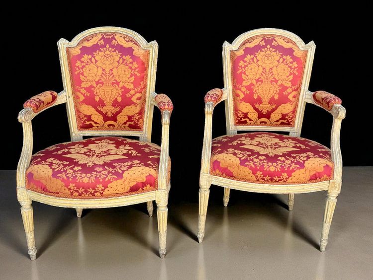 PAIR OF 18TH CENTURY LOUIS XVI ARMCHAIRS IN LACQUERED WOOD COVERED IN FABRIC