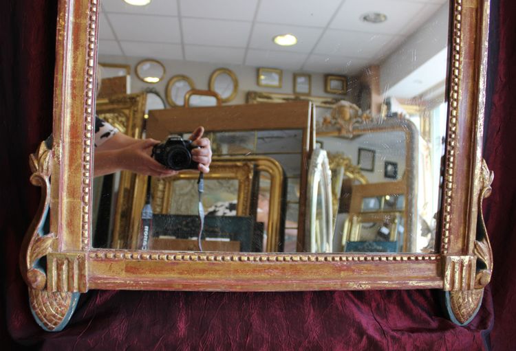 69 x 123 cm Louis XVI mirror, 18th century, carved and gilded wood
