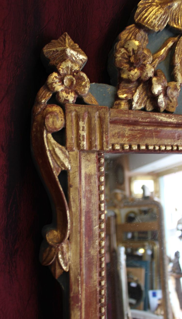 69 x 123 cm Louis XVI mirror, 18th century, carved and gilded wood