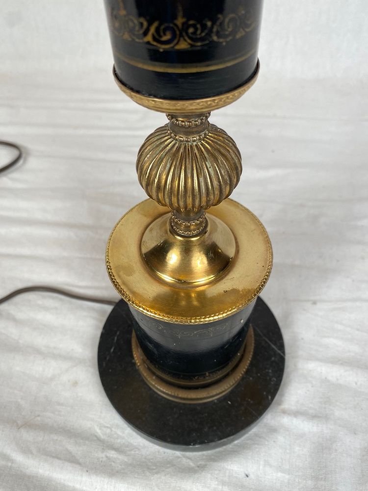 Pied de lampe en métal laqué noir sur base marbre, milieu XXe