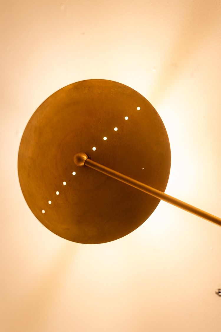 Contemporary 6-light wall sconce in patinated brass. LS6455808Z