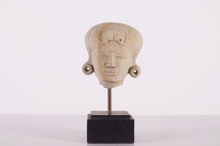 Tête en Tuf Royaume Majapahit