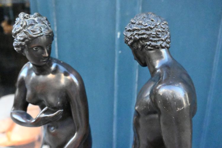 Paar seltener Bronzen: Die Medici-Venus und der Belvedere-Antinoos nach der Antike