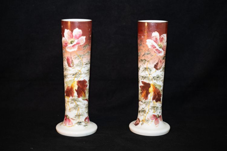 Paire de vases en opaline Art Nouveau