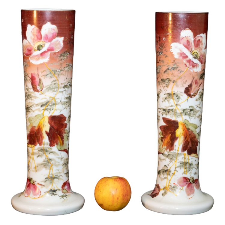 Paire de vases en opaline Art Nouveau
