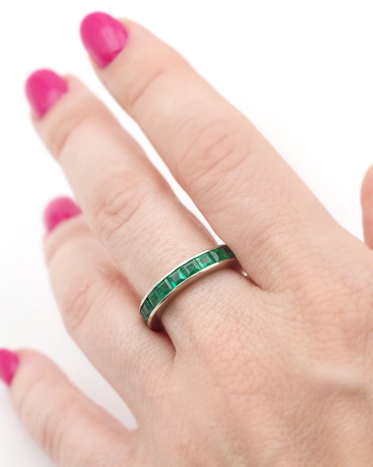 Fede nuziale americana Boucheron con smeraldi da 2,31 ct in oro 18k, anello di metà XX secolo